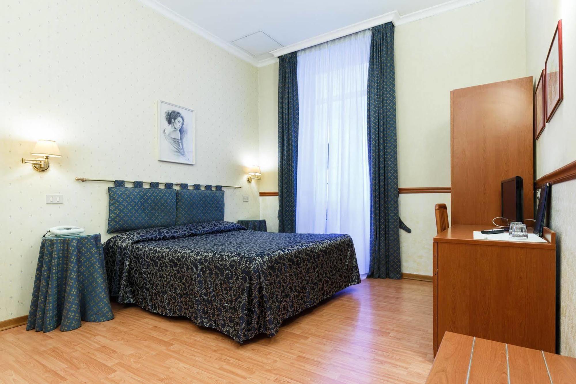Hotel Paris Roma Exterior foto